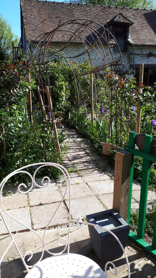 Le Jardin Des Merveilles Saint-Pierre-d'Autils Kültér fotó